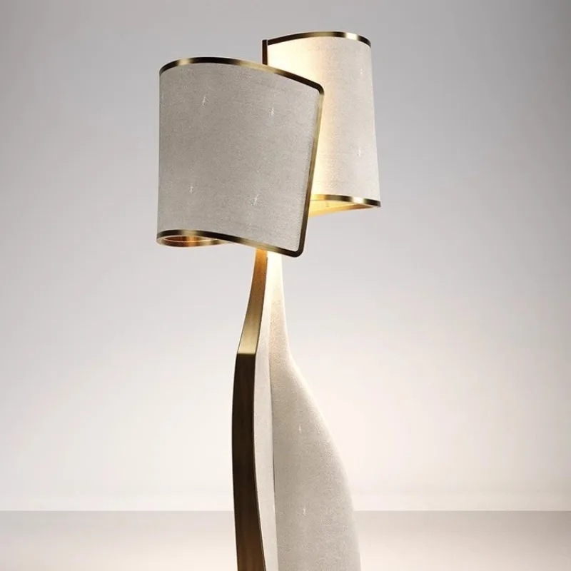 

Light luxury high-end leather floor lamp, French medieval villa living room atmosphere lamp