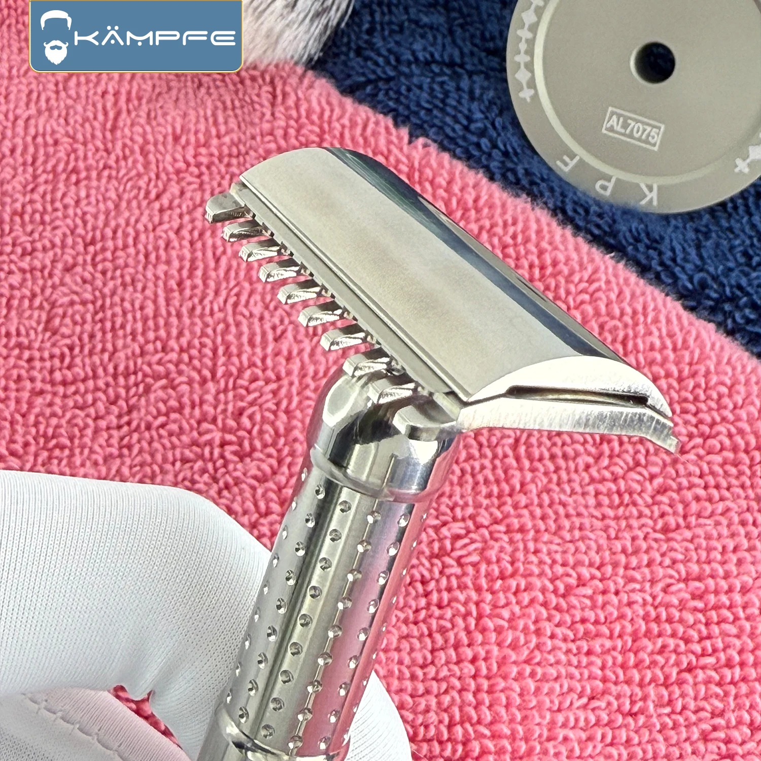 KAMPFE ماكينة حلاقة آمنة من التيتانيوم بمشط مزدوج للرجال، نظام حلاقة مفتوح ومغلق قابل لإعادة الاستخدام، مجموعة هدايا مثالية للأب