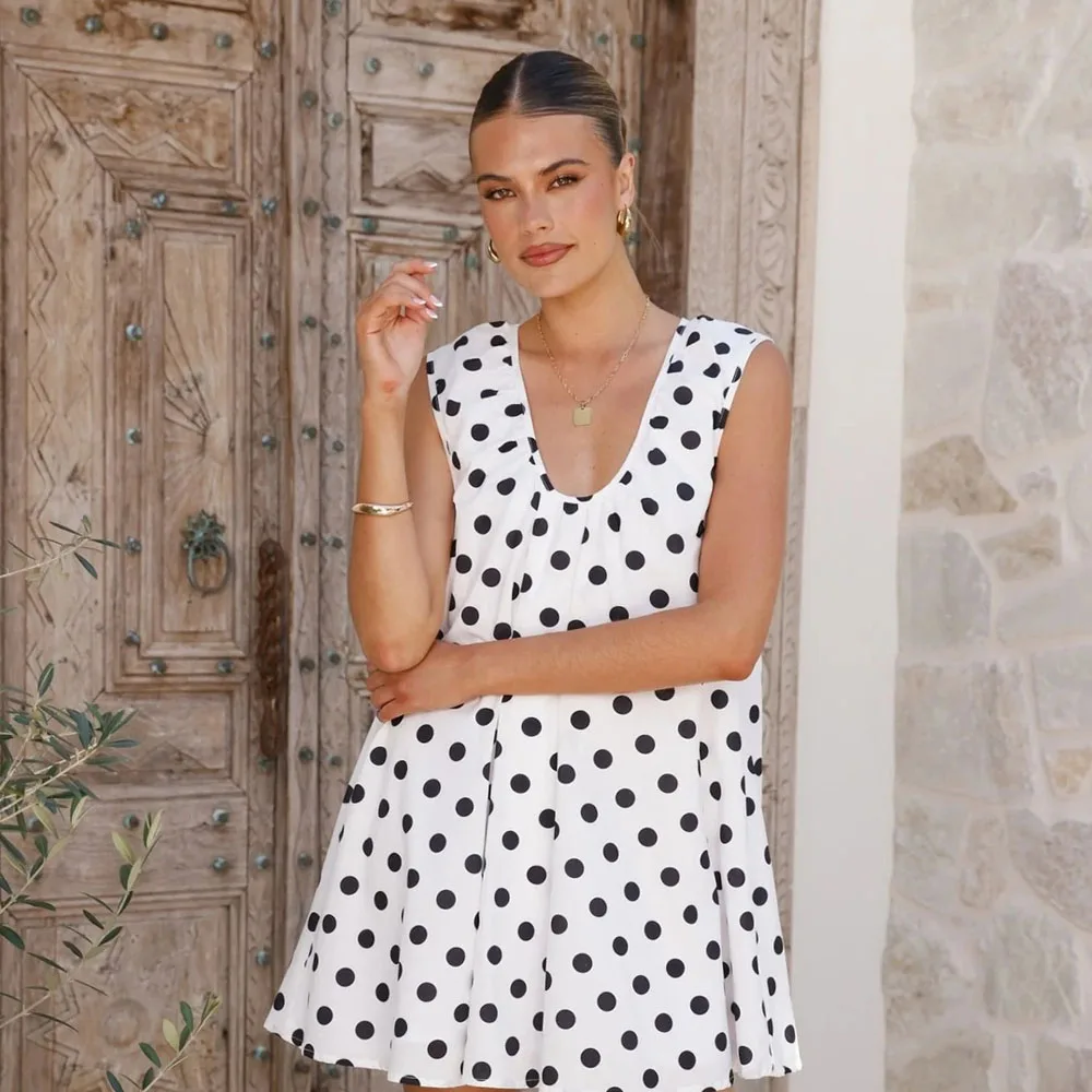 ชุดราตรีเซ็กซี่  หรูหรา  สำหรับงานเลี้ยงค็อกเทล  งานพรอม  งานแต่งงาน  งานเลี้ยงกลางคืน  คอวีลึก  วิบวับ  แบบผู้หญิง  ชุดเจ้าสาว  ชุดออกงานกลางคืน