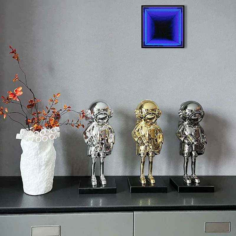 Home Decor Sculptures Gun Raising Girl Abstract Tabletop Decorations Electroplated Resin Figure Ornaments Living Room Statues