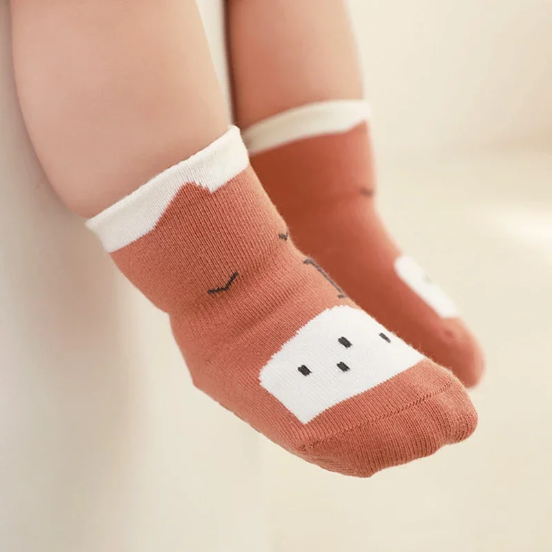 Calcetines antideslizantes para bebés y niños pequeños, medias suaves de dibujos animados para interiores, primavera, otoño e invierno, 2 pares