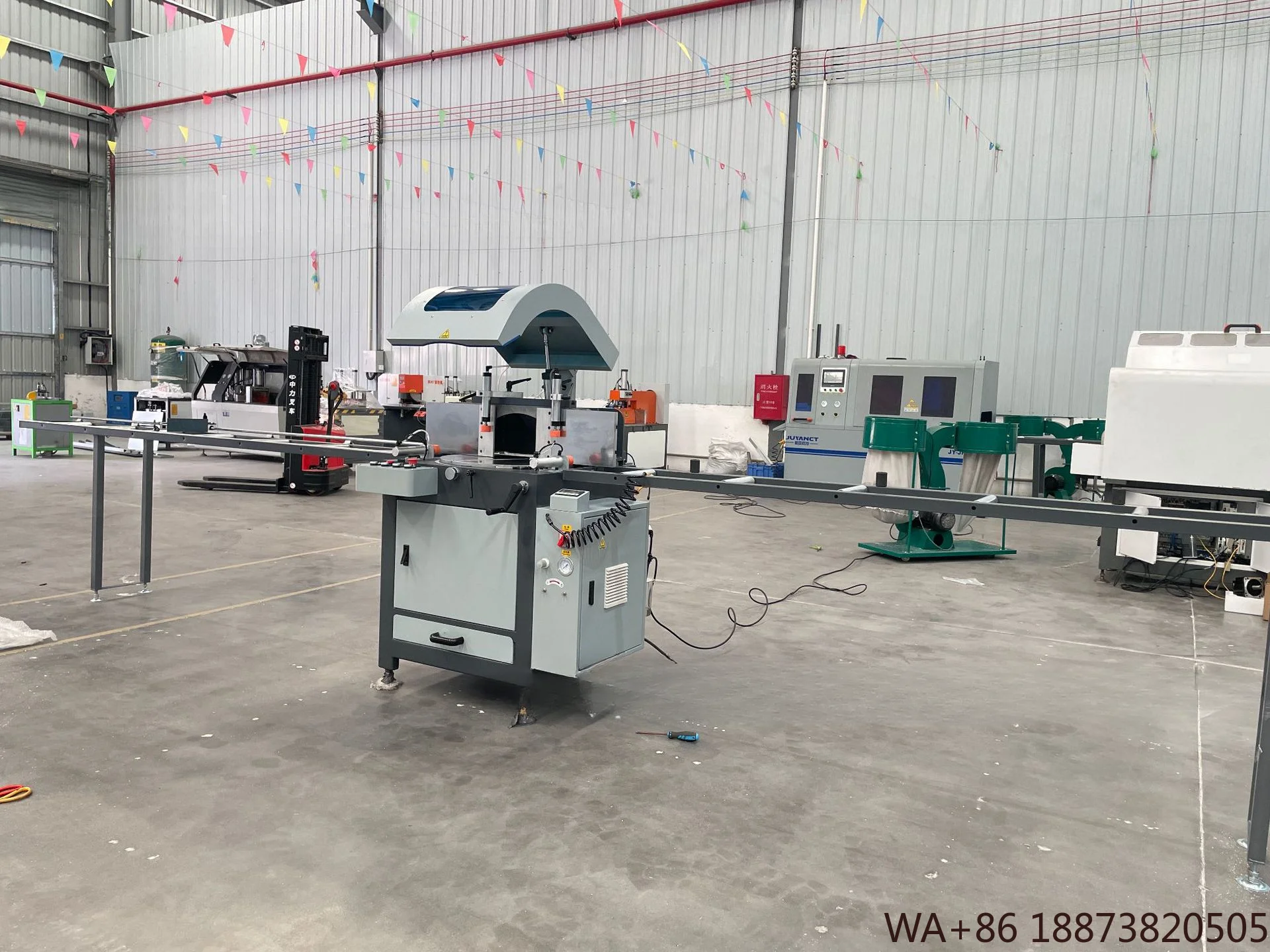 Machine Pneumatic Electric 45 90 Degree Metal Wood Products PVC Materials Door and Window Making Angle Cutting  s