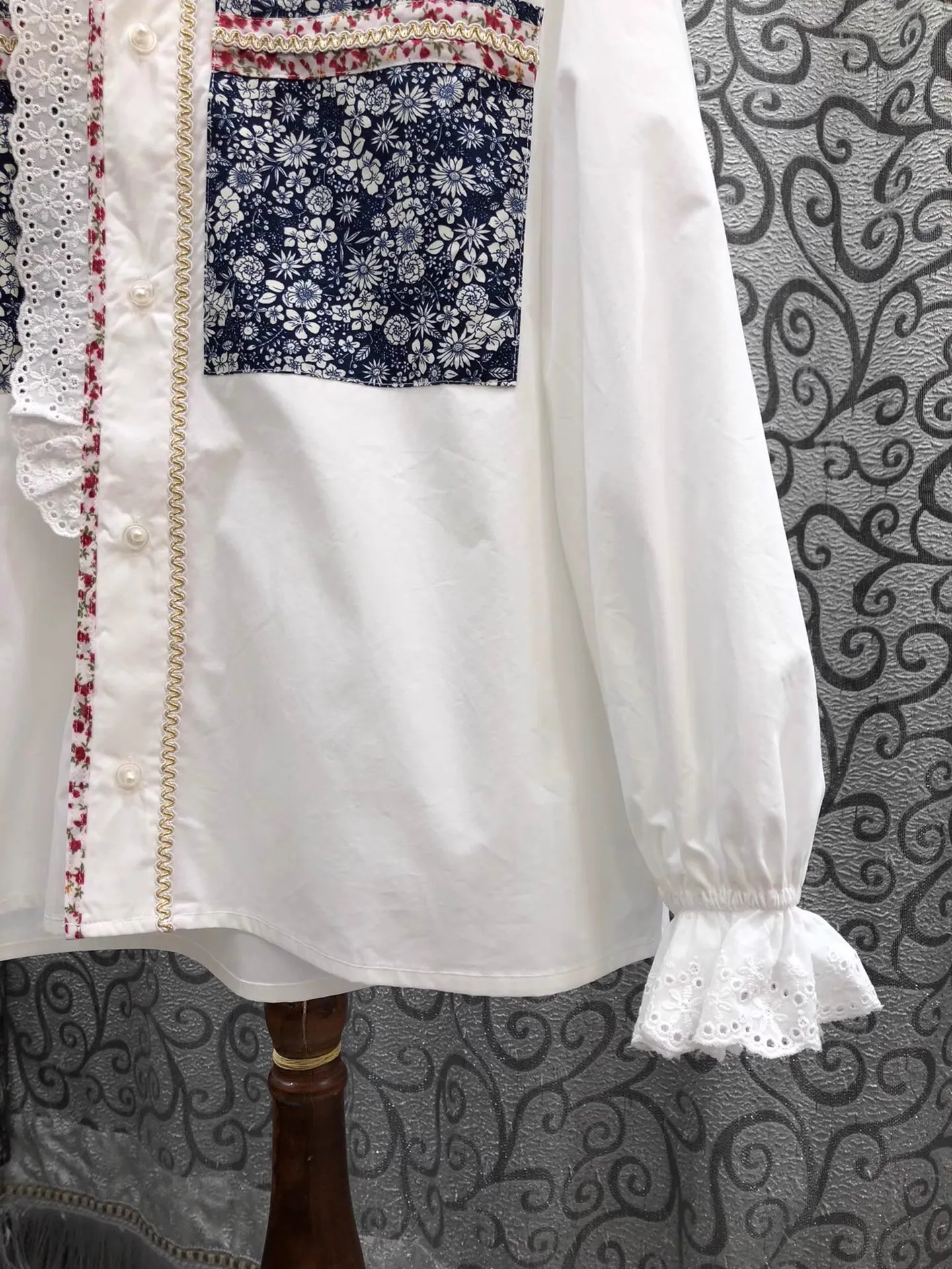 Tops Fashion New Blouses 2026 Spring Women Vintage Floral Prints Pocket Patchwork Flare Sleeve Casual Loose White Shirts Blouse