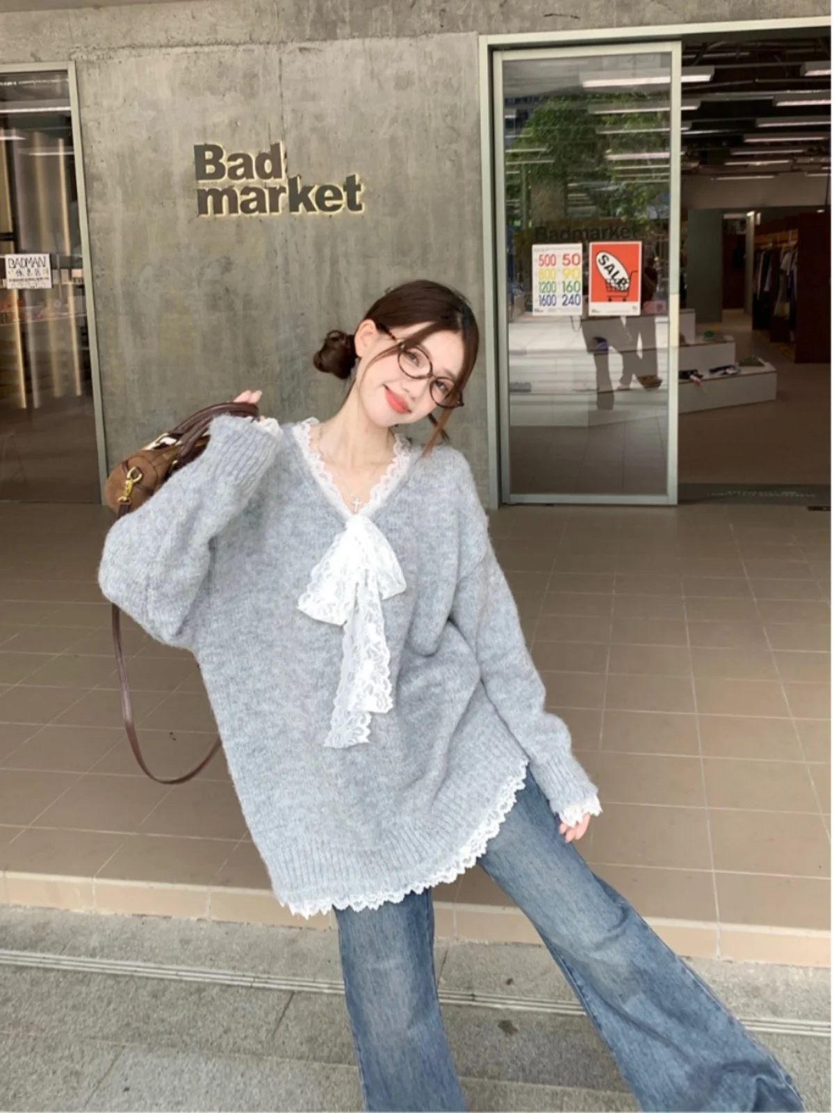 

Loose Long Sleeve Lace Knot Splicing Knitted Sweater Women's Fashion Autumn Winter V Neck mid Length Top