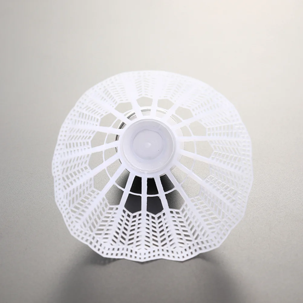バドミントン プラスチック シンプル 小型 フィットネス シャトルコック 屋外用 12個 (ホワイト カラフル 1バレル6個入り)