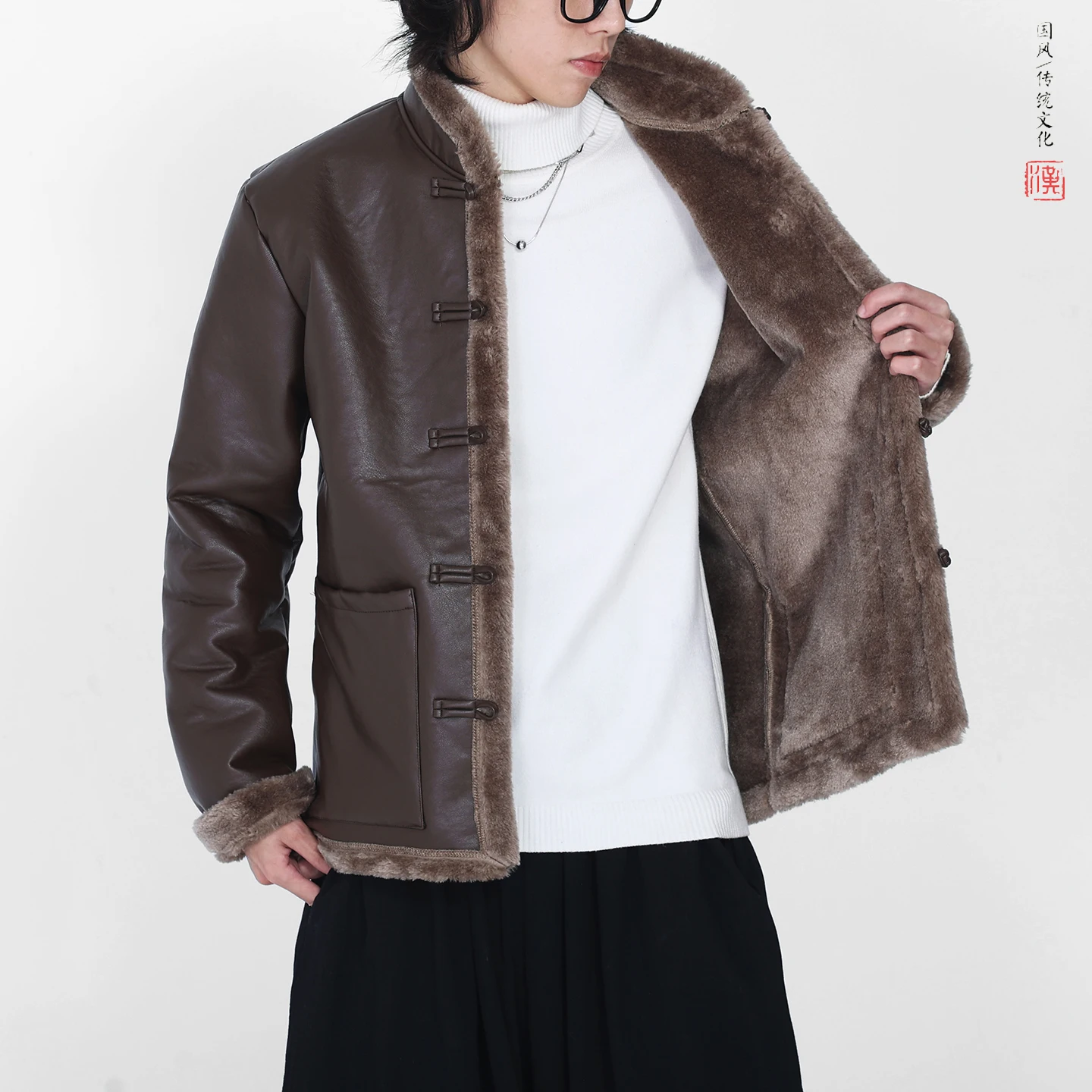 Winter Männer Fleece Jacke Mantel Männer Stehen Kragen Taste Mantel Revers Langarm Gepolsterte Faux Leder Vintage Männer Warme Mantel