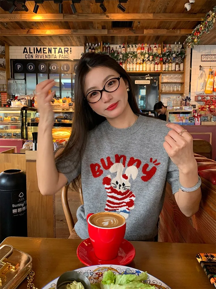 

Gray Knitted Sweater Women's Spring 2026 New Design Small Size Overhead Short Sleeve round Neck Warmth Cartoon Pattern
