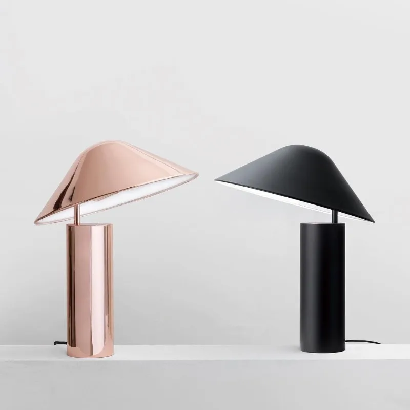 Nordic Designer Frog Floor Lamps Mushroom Shape LED Table Lamps Bedroom Study Bedhead Homestay Embellish Illumination Fixtures