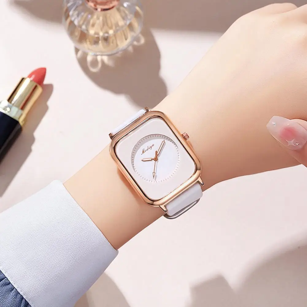 Women Quartz Watch Elegant Ladies Quartz Watch with Square Dial Adjustable Silicone Strap for Business Timekeeping for Women