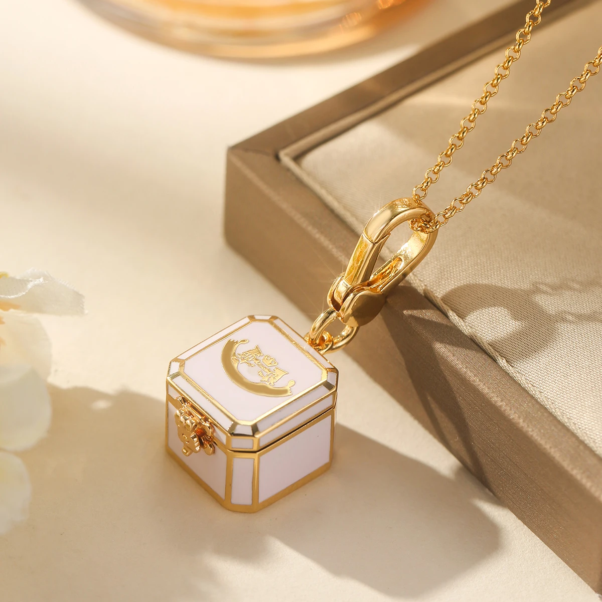 Fashion Luxury Faux Zircon Heart Enamel Openable Jewelry Box Pendant Necklace  for Women Sweet Elegant Party Jewelry Bag Pendant