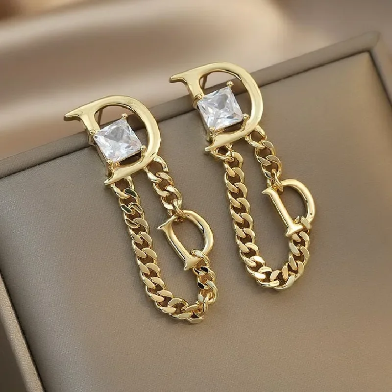 Fashion Brand Jewelry Elegant Letter D Earrings Vintage French Style Tassel Stud Earrings for Women Party Accessories Gifts