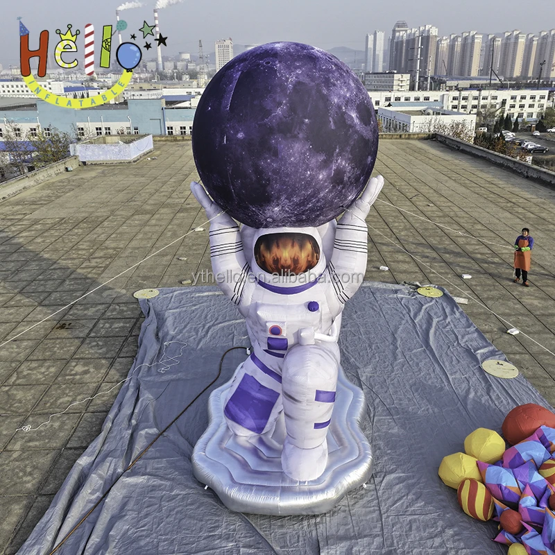 Advertising Inflatable Spaceman Holding a Moon Giant Inflatable Astronaut for Event Decoration