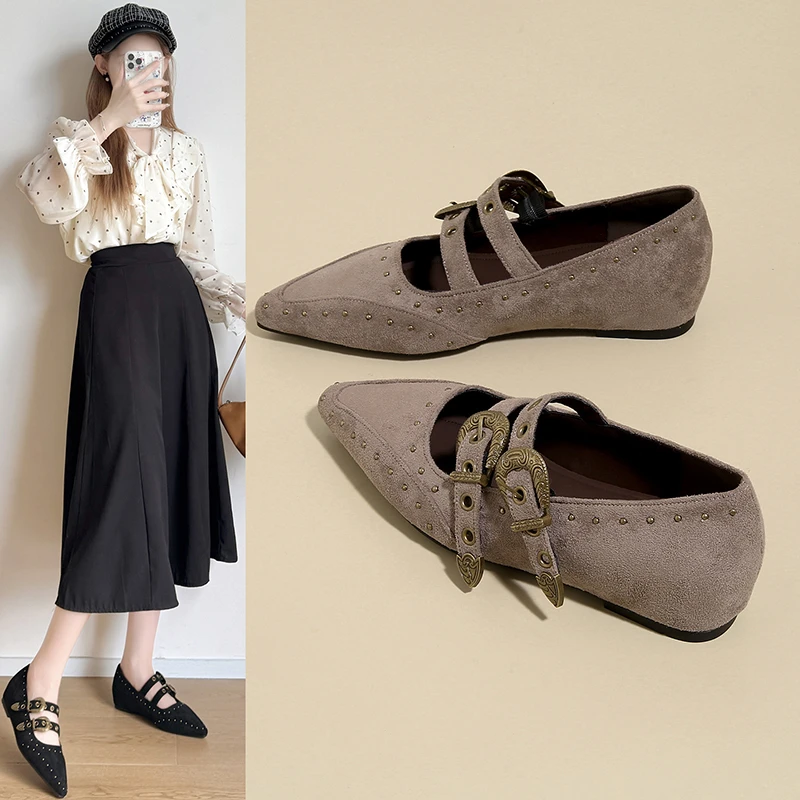 Retro Rivet Pointed Toe Shallow Mouth Heightened Single Shoes 2025 New Flat French Evening Breeze Mary Jane Shoes
