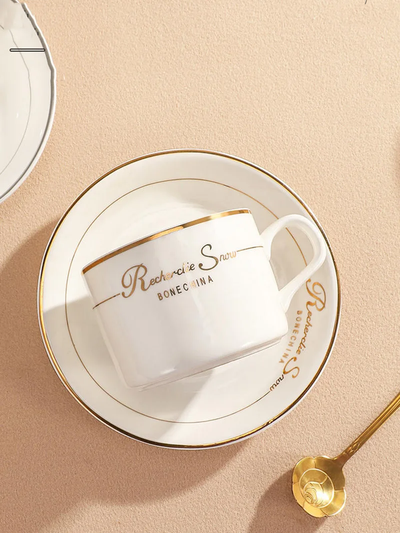 150/180 ml Kaffeetasse Untertasse Set High-End Exquisite Europäische Kleine Luxus Kaffeetasse Platte Nachmittagstee-Set amerikanische Kaffeetasse