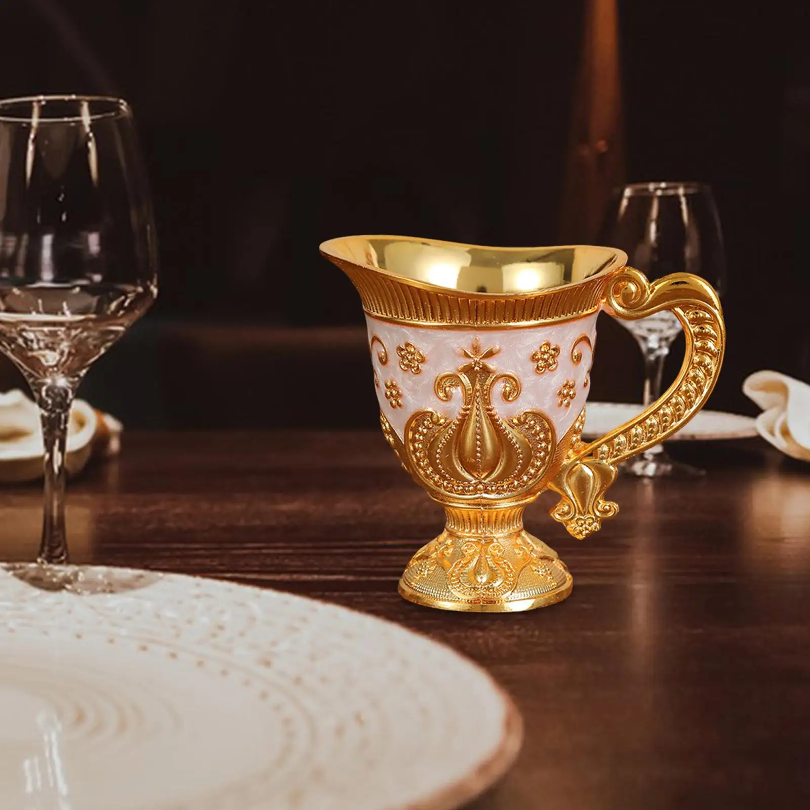 

European Goblet Luxury Restaurant Decor Cup Decorative Vintage Wine Glass Retro Goblet for Cafe Hotel Room Milk