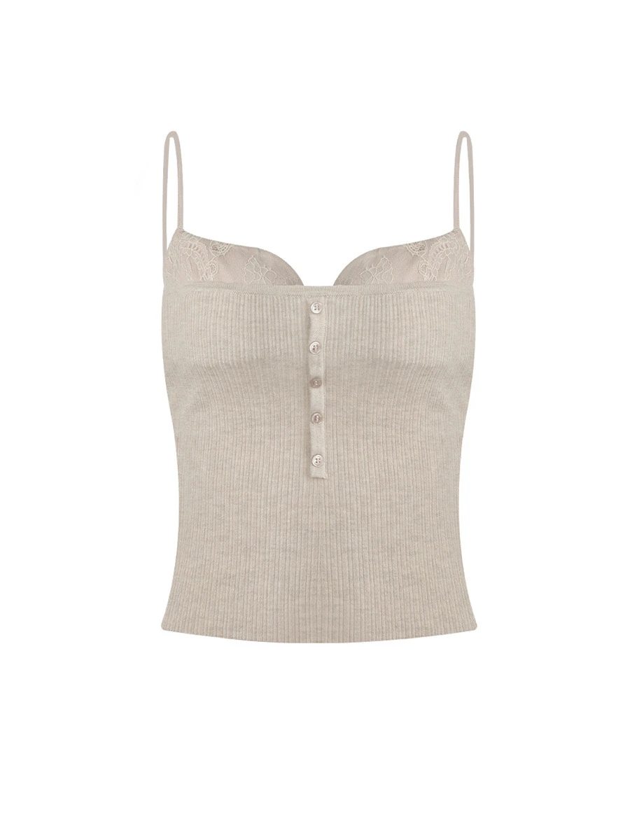 توب نسائي قصير بحمالات من الدانتيل والصوف بتصميم عتيق رومانسي وأسلوب كاجوال، ملابس داخلية بأكمام قصيرة لخريف 2025