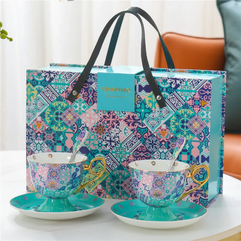 

Костяной фарфор, легкая роскошная марокканская кофейная чашка, блюдце, ложка, британская австралийская керамическая чайная тарелка, подарочный набор для пары