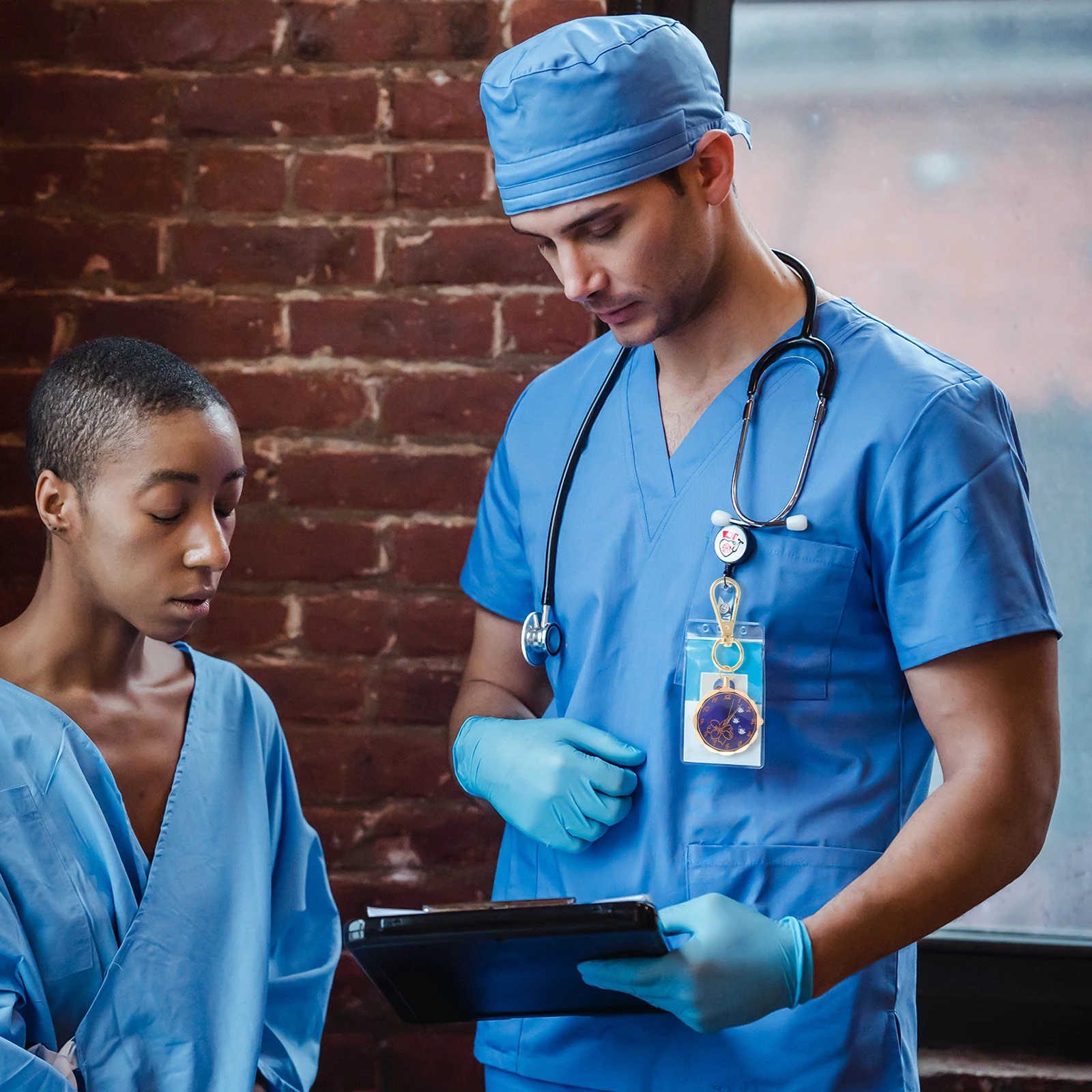 ساعة جيب معلقة بسلسلة مفاتيح رقمية للرجال والنساء والممرضات ومشبك على حلقة مفاتيح مزخرفة على ظهره وقلادة ساعة بحلقة مفاتيح