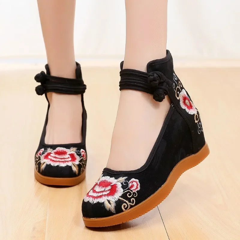 Chinese Style Women Canvas Hidden Platform Shoes Flower Embroidered Vintage Ladies Casual Ankle Strap Shoes kjm89