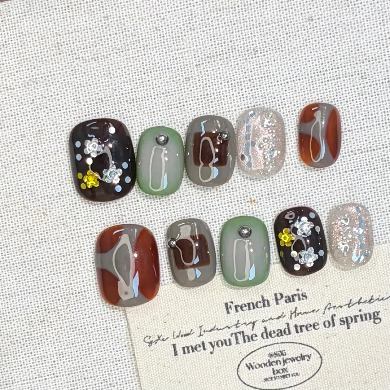 10Pcs Retro Autumn Flower Handmade Press On Nails Geometric Marble Fake Nail Short Square Full Coverage Nail Tips for Women