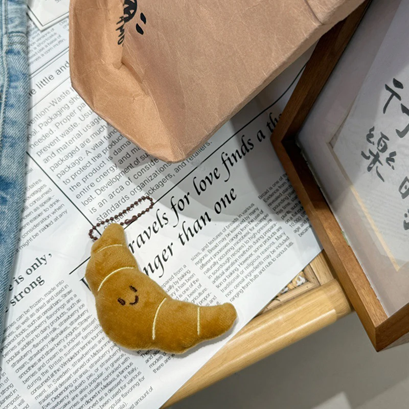 Porte-clés en peluche de pain de Simulation créative, beignet de nourriture, Bullhorn, poupée en peluche de dessin animé, pendentif, sac à dos, décoration cadeau