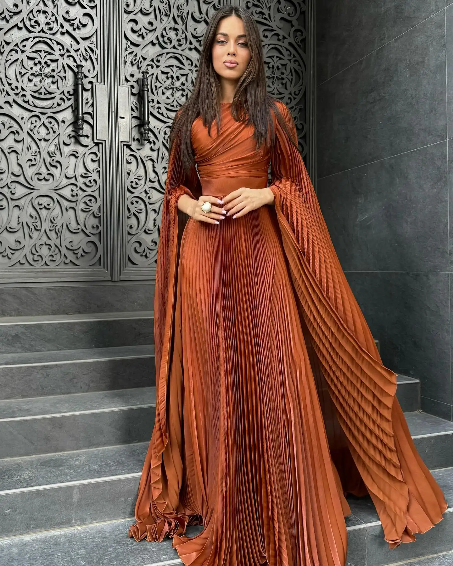 

Customized Temperament Jersey Straight Evening Dresses Half Sleeves Crew Neck Panel Train Special Occasion Gowns Luxury