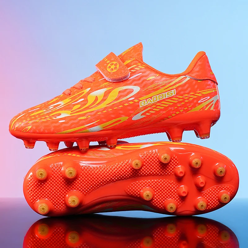 Fashionable low cut children's professional football boots, anti slip and wear-resistant outdoor lawn sports football shoes