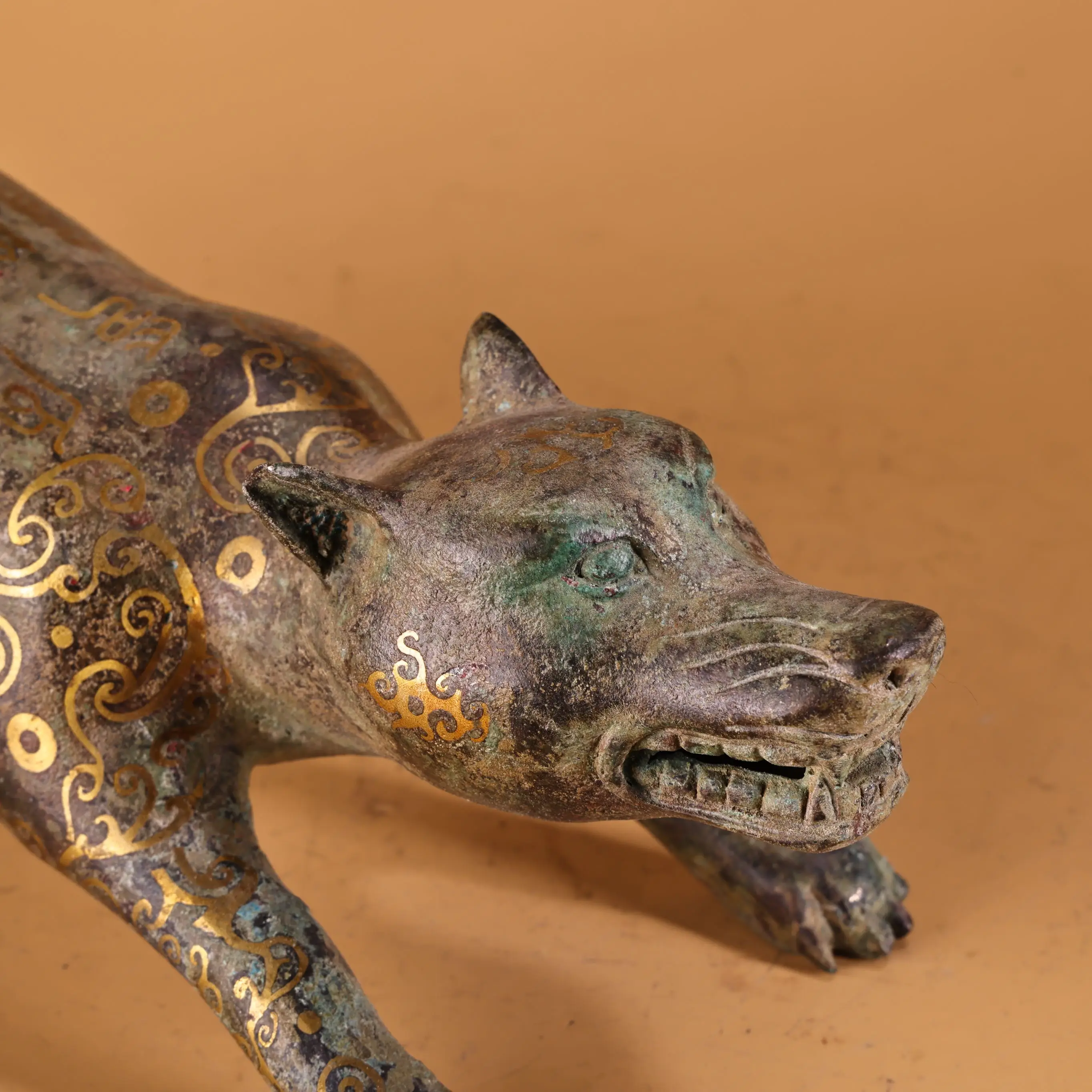Tibet Folk Old Bronze Ware Gilded Inscriptions and patterns wolfhound sculpture wolf Amass wealth Ornaments Town house Exorcism