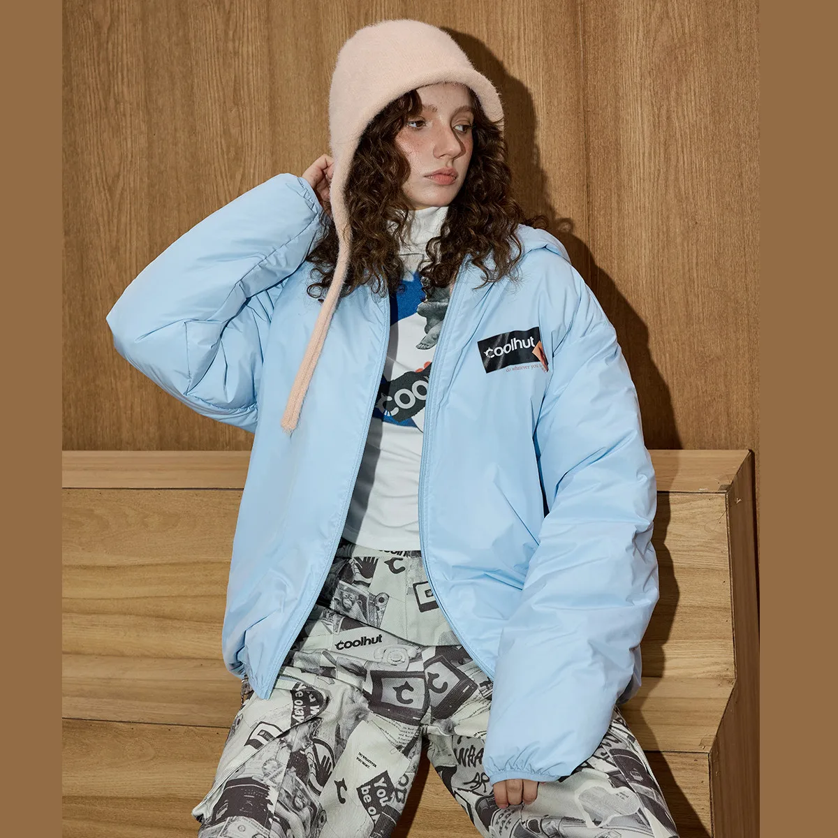 Coolhut 2025 الحد الأدنى مقنعين سترة منتفخة الشتاء 90% أسفل ملء معطف اليومي جميع الأغراض ملابس مريحة سحابة مثل الدفء