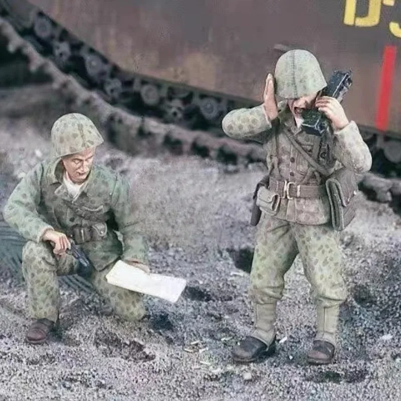 1/35 Scale Resin Figure Model Building Kits US Marine Corps Officer Communication Soldier Unassembled Unpainted Statue DIY Toys