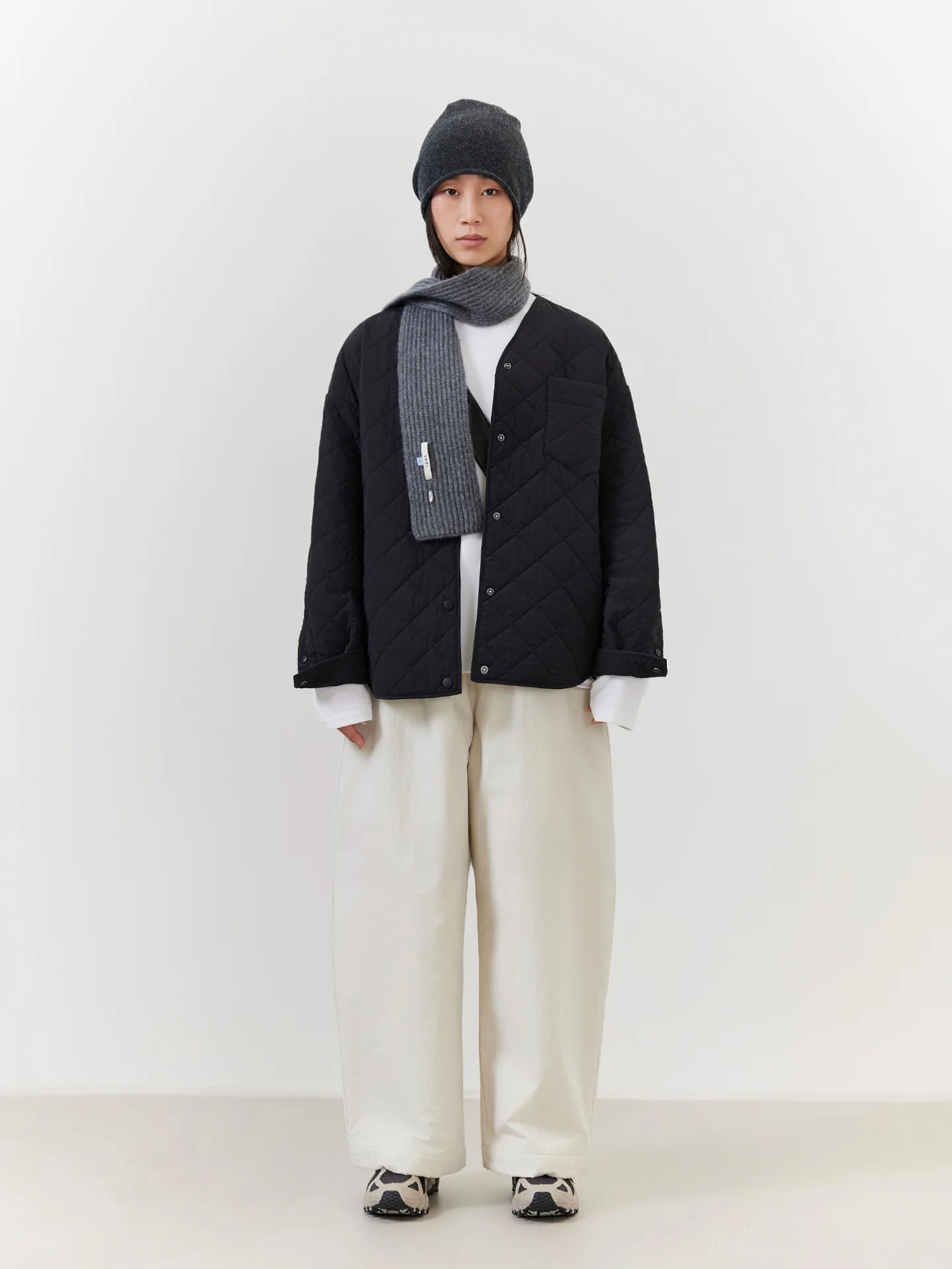 

Silk Wool Fill Lightweight Warm Diamond Stitch V-Neck Shoulder Drape Cotton Jacket Women's Loose Fit Regular Thickness Long S...