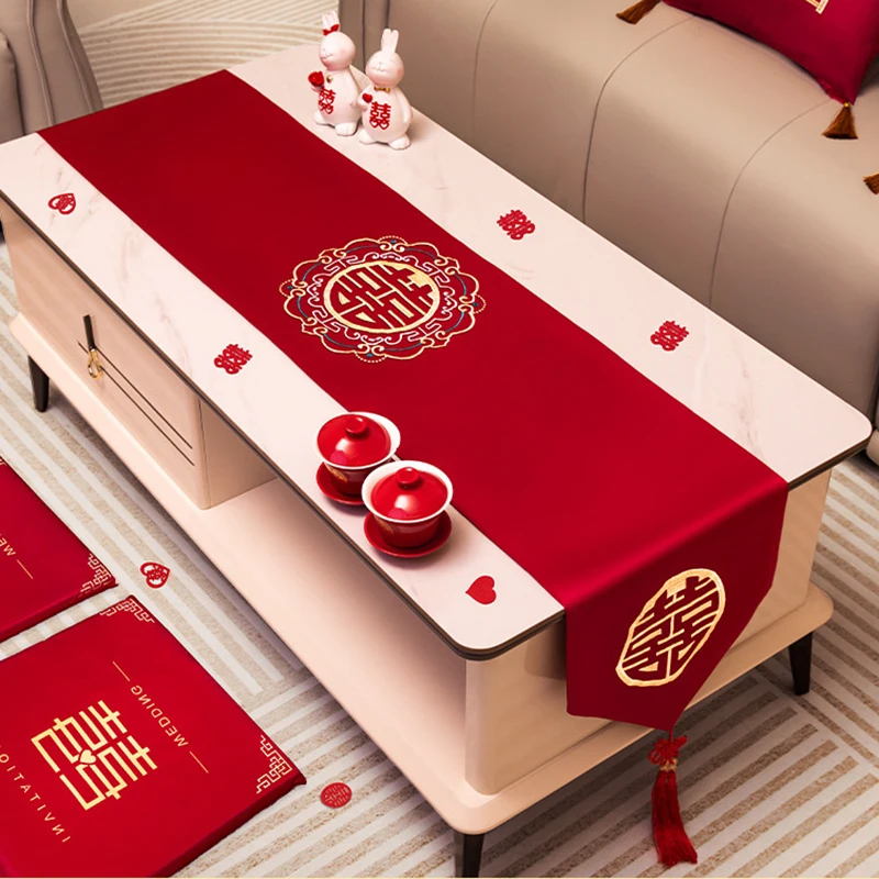 1 Stück 2026 Chinesisches Neujahr Doppeltes Glück Tischläufer Rot Festliche Hochzeit Home Decor Traditioneller chinesischer Stil Quastendesign
