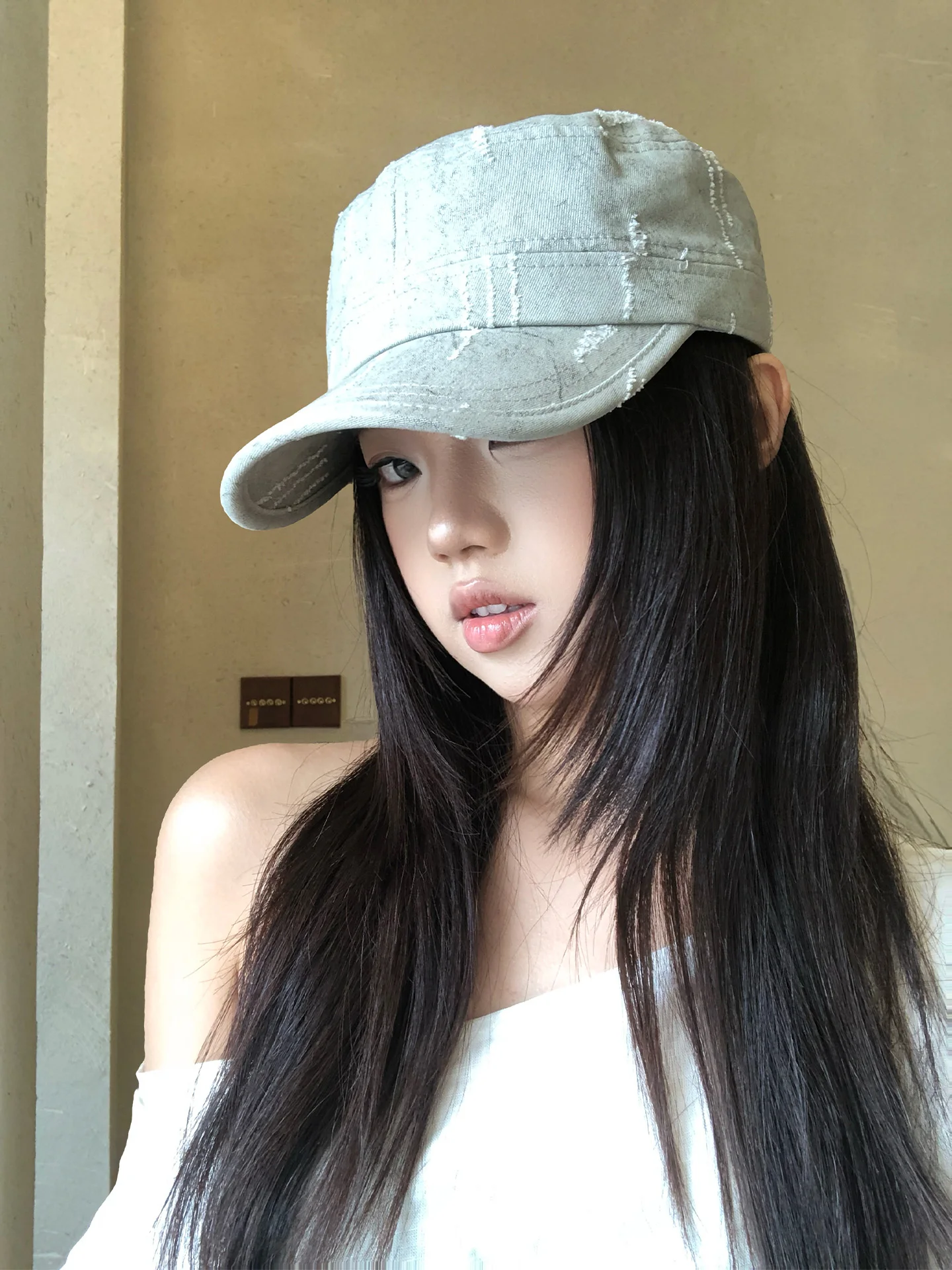 Minimalist Style Women's Beret Hat Spring Summer New Fashion Personality Hole Punch Flat Top Equestrian Cap Face Slimming Trendy