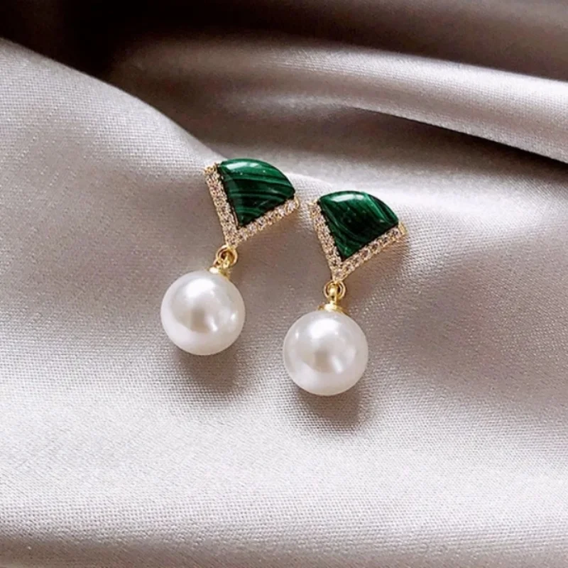 A pair of Rare oversized 9-10MM natural South China Sea white AAA pearl earrings