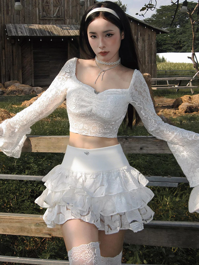 

Комплект из топа с кружевными вставками и рукавами-колокол и многослойной короткой юбки WEIRD PUSS для женщин, модный комплект с высокой талией из полиэстера