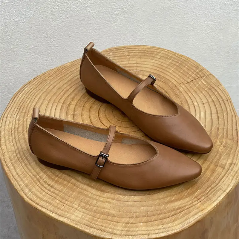 Single shoes women's 2024 spring buckle flat bottomed handmade leather casual shoes with pointed toe and shallow mouth shoes