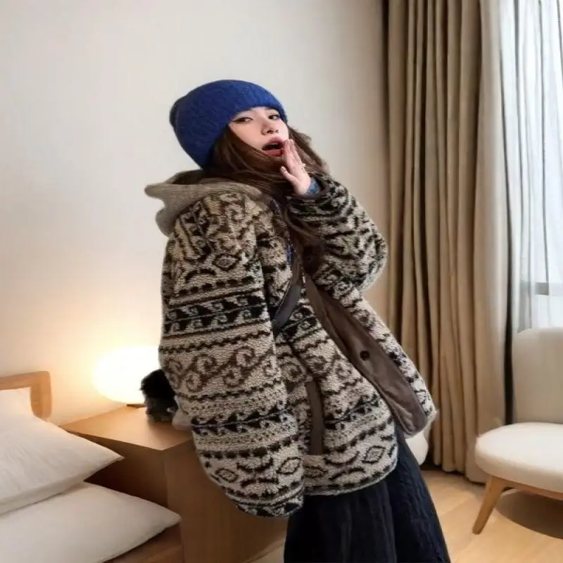 

Retro Fair Isle Coat Women Winter 2025 New Thick Warm Cotton Jacket Outerwear Casual Fashion Cute Kawaii Faux Shearling
