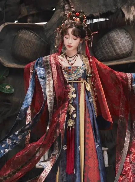 

A photo shoot of Hanfu woman in halter dress with Chinese and exotic style