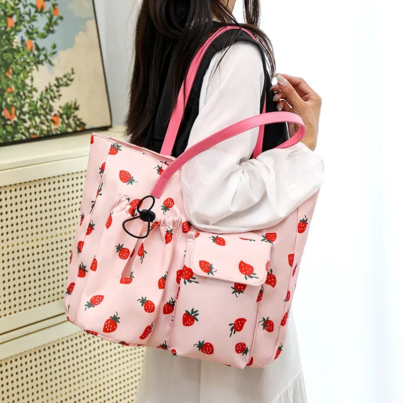 

Tote Bag Cute Strawberry Handbag Sweet Women's Bag Large Capacity Bow Tote Purse Fashionable Versatile Shoulder Bag Commuter