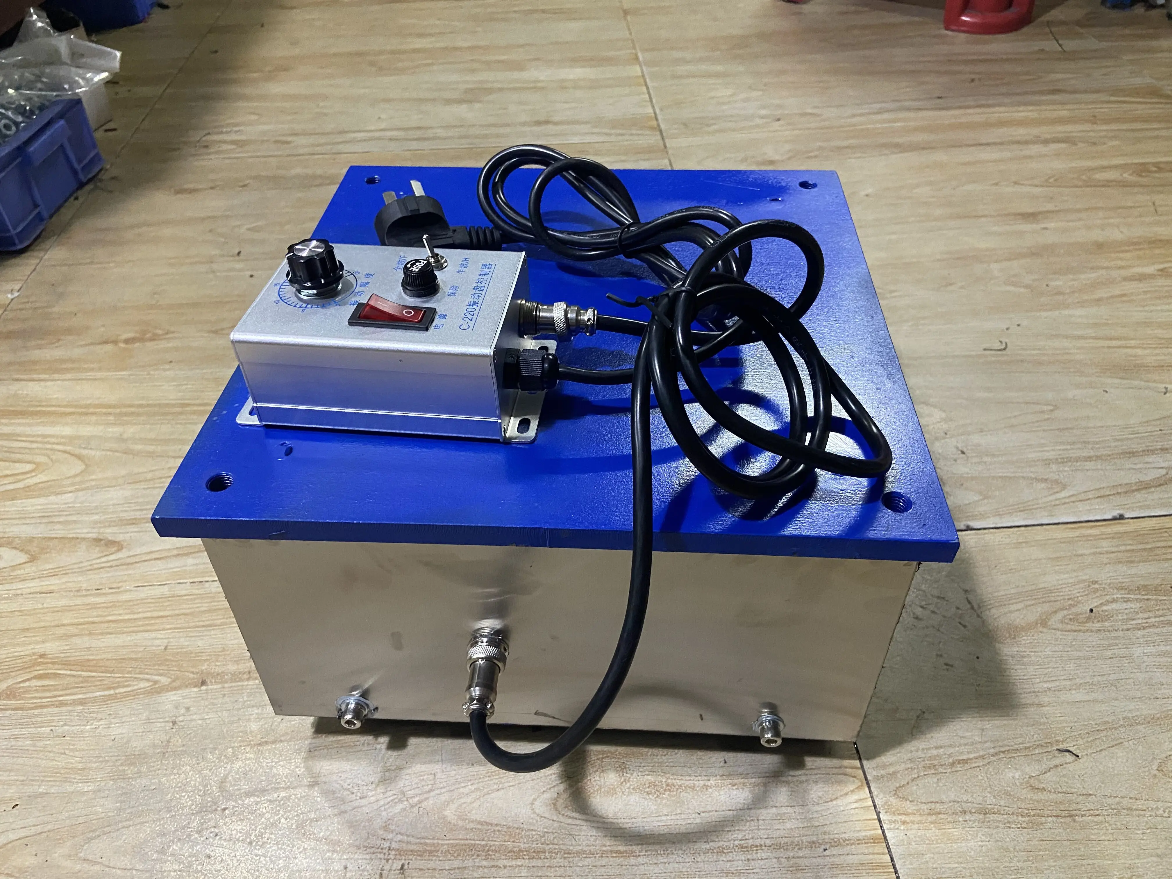 Electromagnetic Vibrating Platform with 100% Copper Coil, for Industrial Sorting, Feeding, Conveying