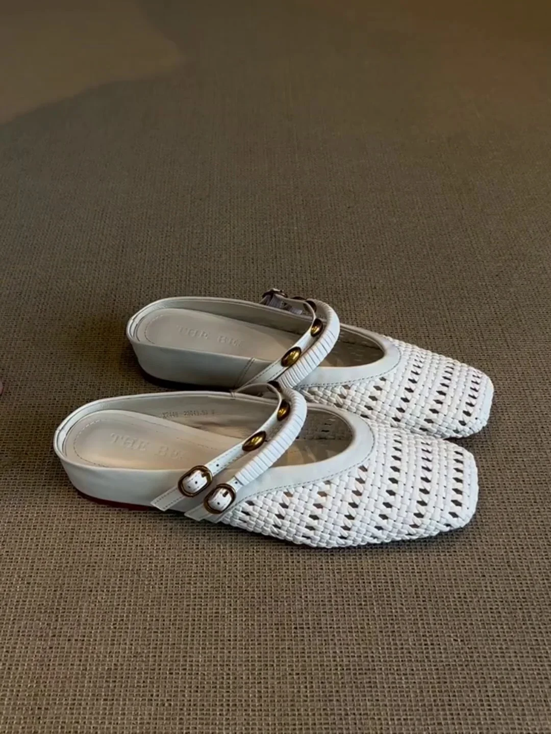 

Retro Full Leather Woven Mule Slippers Women's Summer Comfortable Cross Strap Rubber Sole Anti-Slip Slip-On Pumps