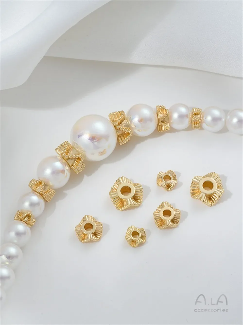 Partición de encaje ondulado plisado envuelto en oro de 14K, accesorios de partición con cuentas hechos a mano, materiales de joyería hechos a mano K009