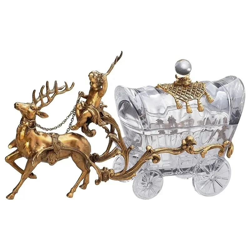 The interior decorations also serve as crystal fruit plates for home decoration, complete with luxurious glass vases
