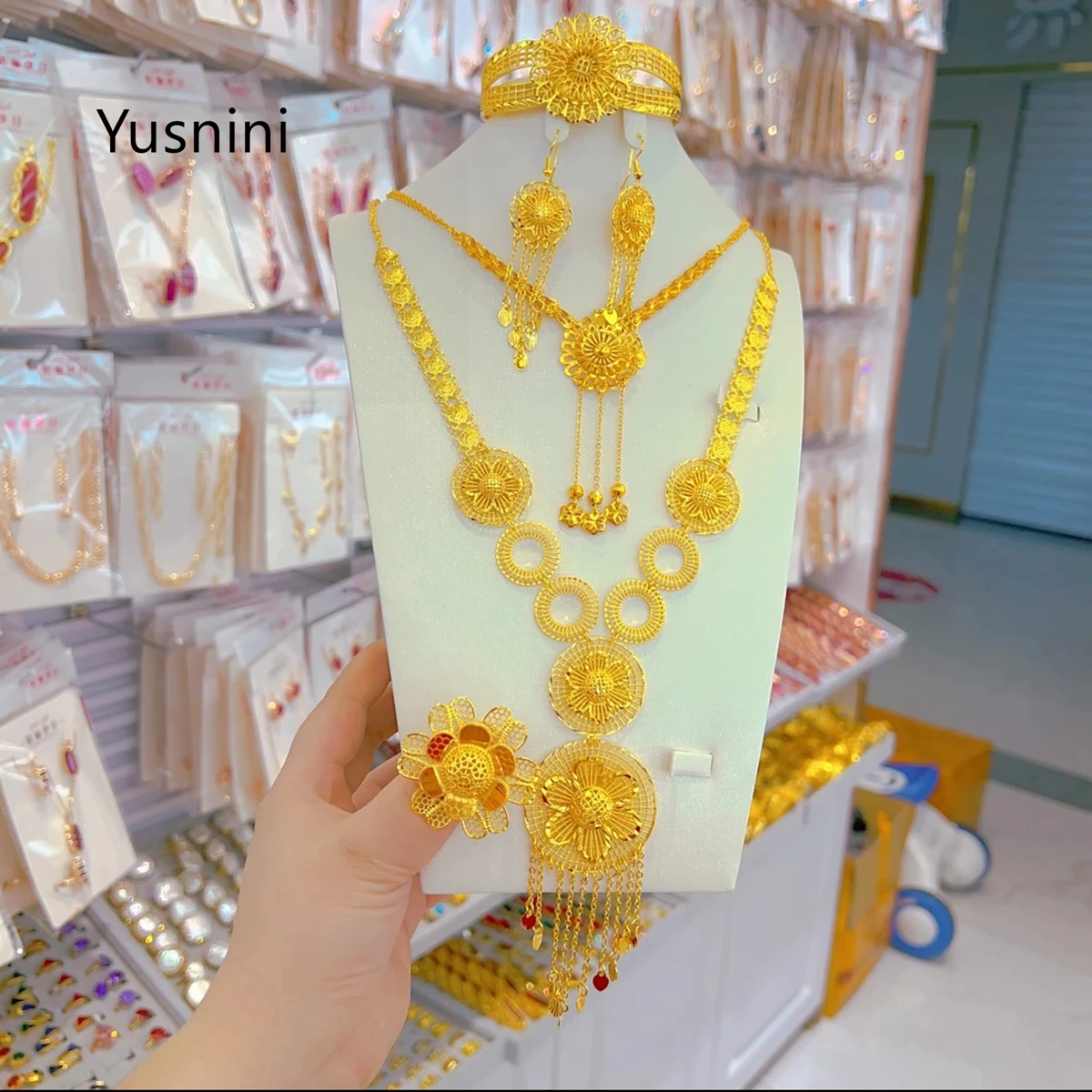 

New Dubai Fashion High end 24K Gold Plated Necklace Earrings Rings Bracelets Exquisite Engagement Party Jewelry Set for Lovers