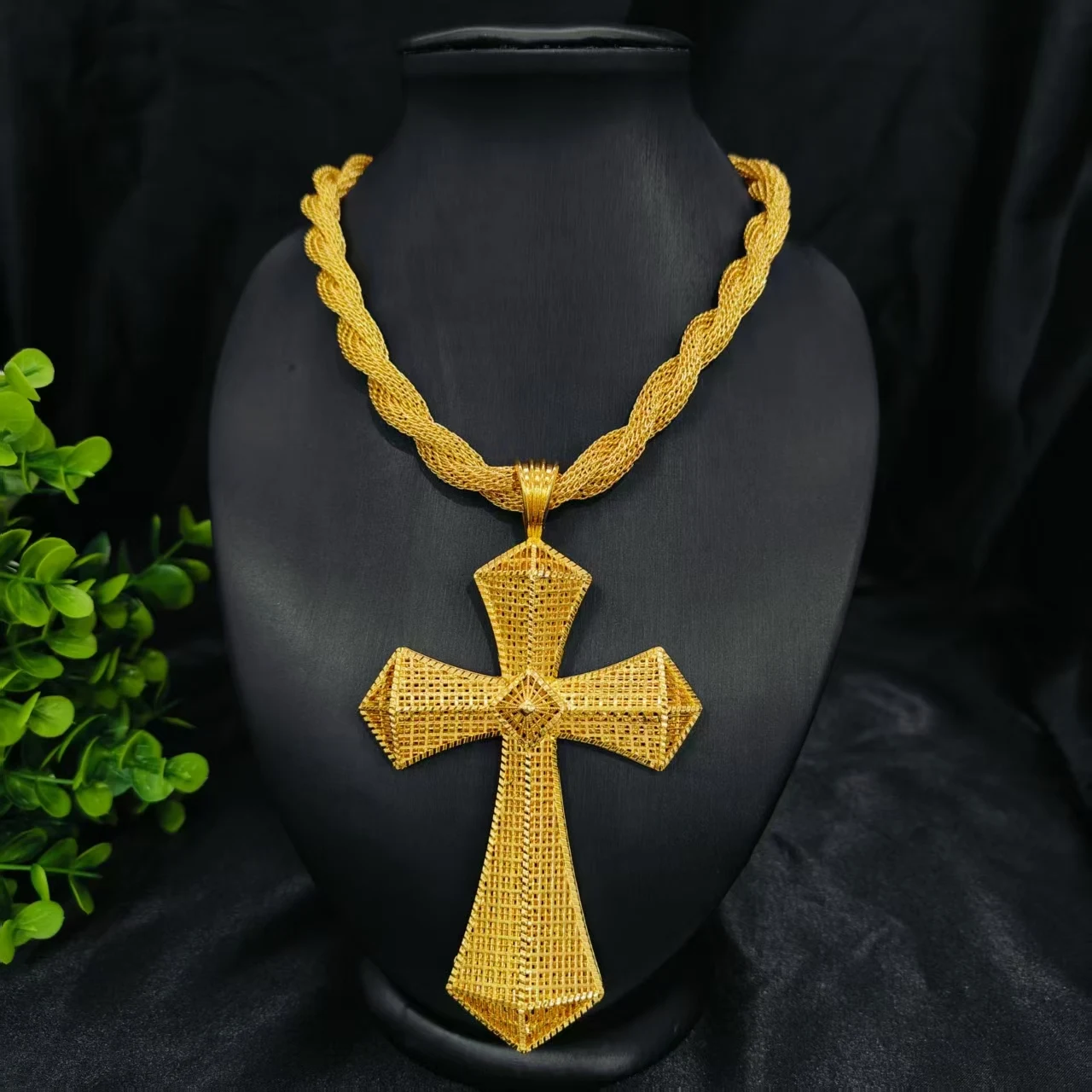 

New Pendant Necklace Alloy Cross for Men Women Fashion large version Minimalist Gold Color Jewelry Chokers Gifts