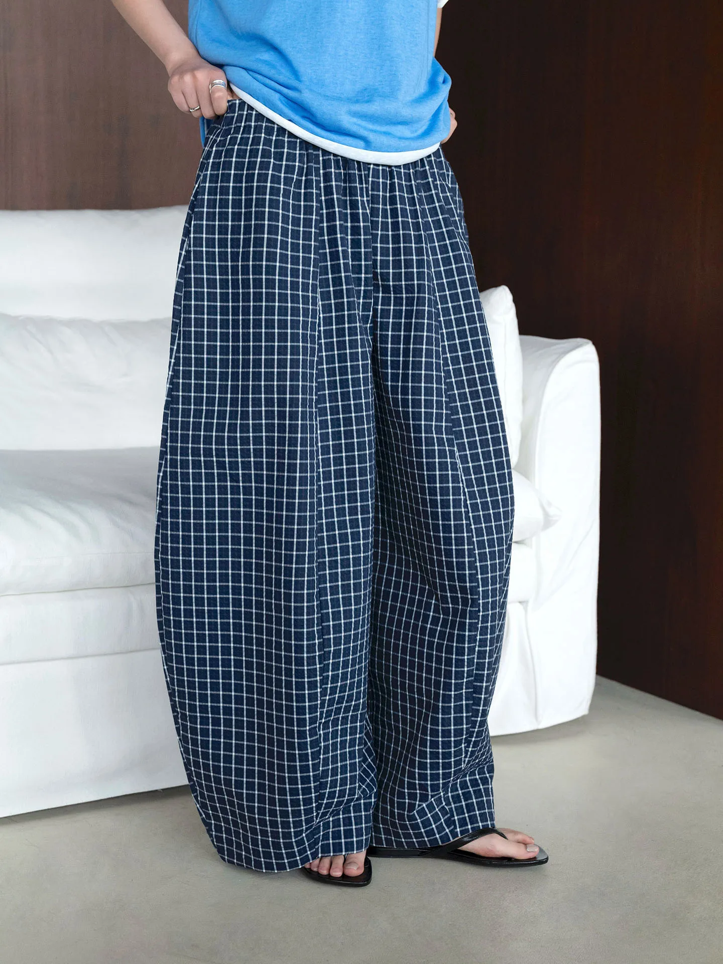 Early Autumn New Japanese Casual Relaxation Elastic Waist Wide Leg Grid Casual Pants Loose silhouette Pants for Women