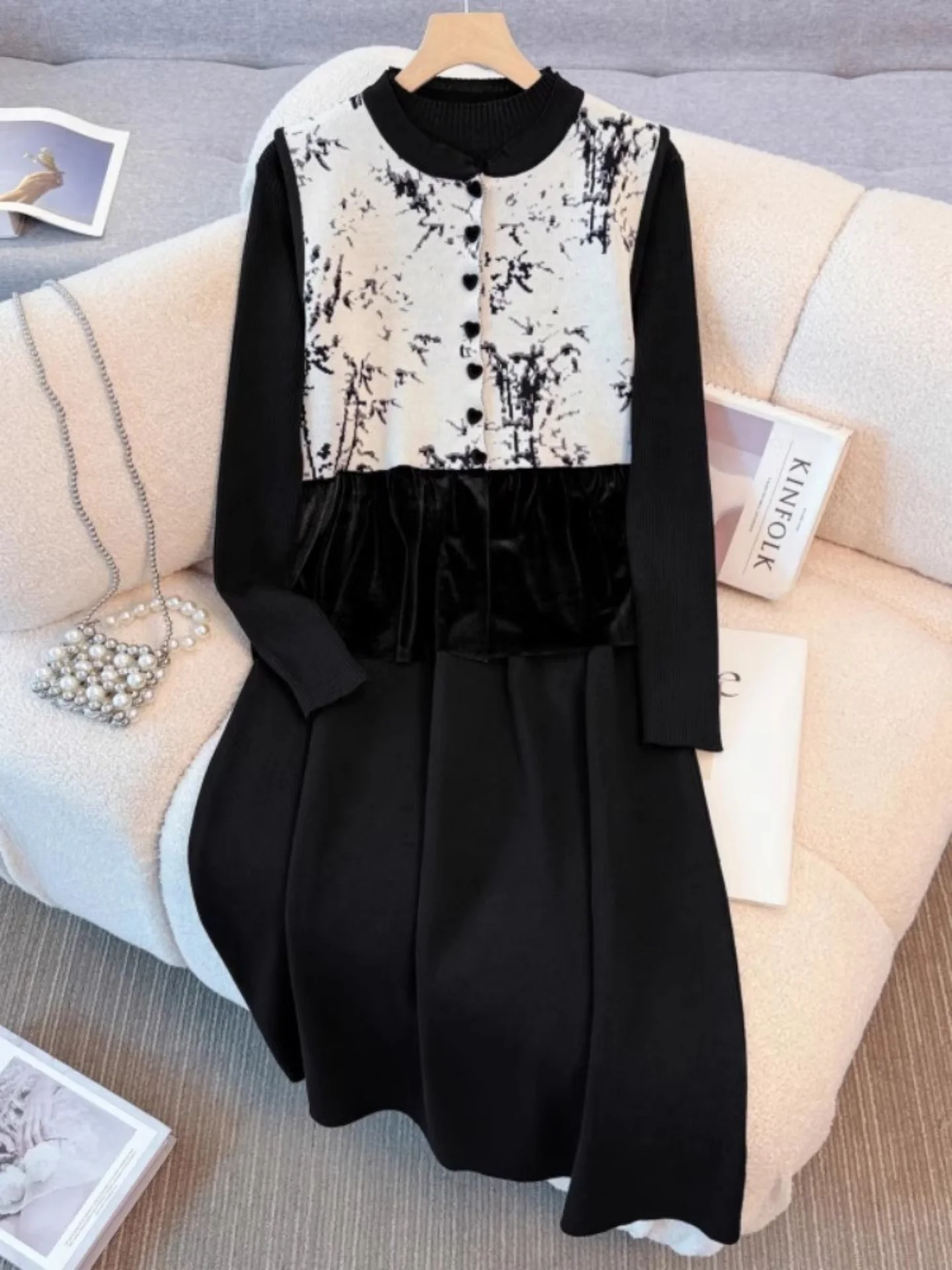 

Осенний модный комплект для полных женщин: длинный жилет в стиле пэчворк и длинные брюки, очень милый и стильный.