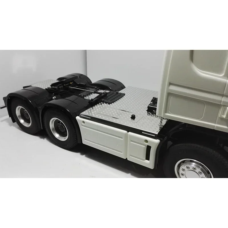 1 stks Metalen Skid Plate Decoratieve Platen voor 1/14 Tamiya RC Truck Auto scania R620 56323 diy Onderdelen Speelgoed