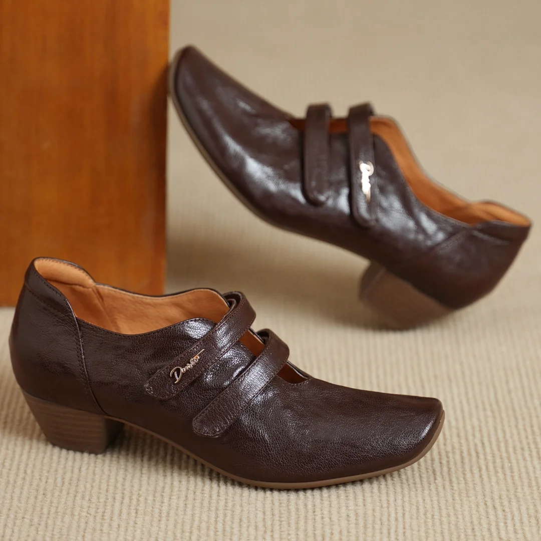 

2025 весенние новые женские туфли-лодочки из овчины с квадратным носком и двойной узкой полосой на липучке, повседневная обувь на среднем каблуке толщиной 4 см в стиле OL