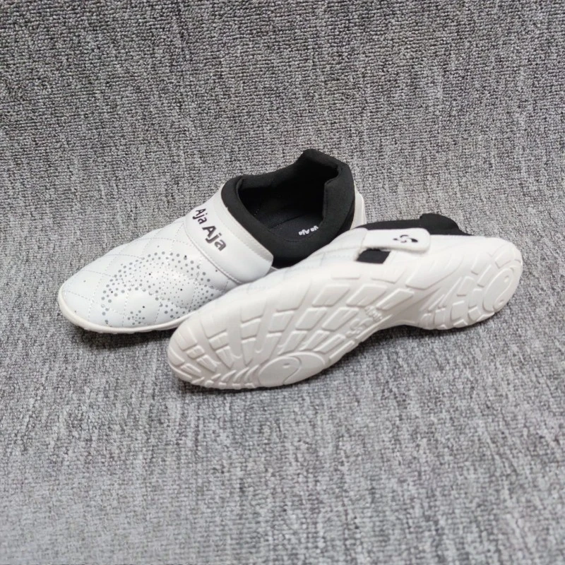 أفضل بيع الأزواج أحذية تدريب فنون الدفاع عن النفس لينة أسفل حذاء التايكوندو للجنسين أحذية رياضية خفيفة الوزن في الأماكن المغلقة